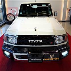 تويوتا لاند كروزر 70